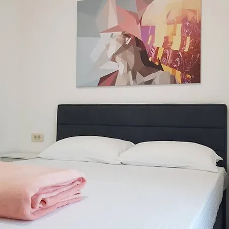 Appartamento Cozy In Center With Mountain Views *