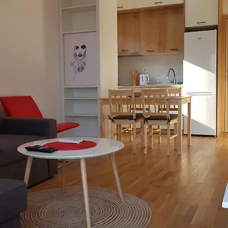 Cozy In Center With Mountain Views Appartamento Budua
